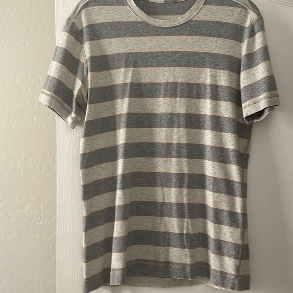 Lulu Lemon men’s shirt